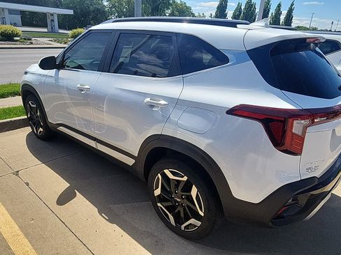 Used 2024 Kia Seltos SX w/ SX Sunroof Package AWD/4WD image 8