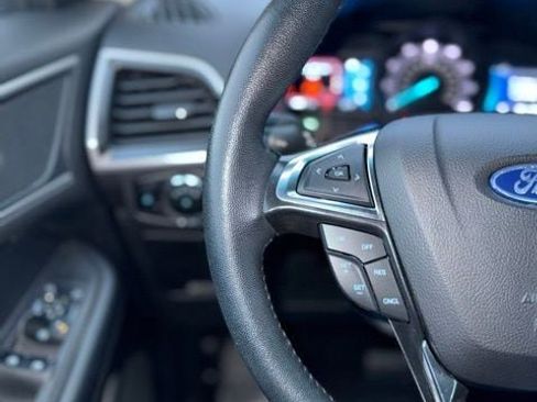 Certified 2023 Ford Edge SEL image 15