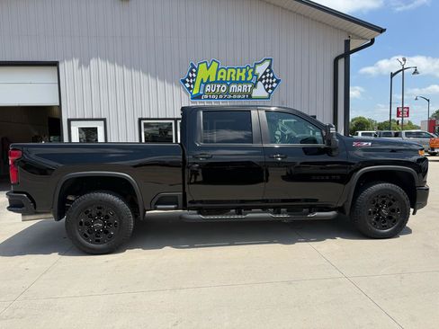 Used 2021 Chevrolet Silverado 2500 LTZ w/ LTZ Plus Package AWD/4WD image 7