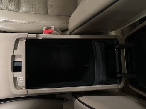 Used 2017 Jeep Grand Cherokee Overland w/ Jeep Active Safety Group image 38