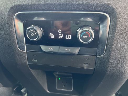 Used 2025 Chevrolet Tahoe LT AWD/4WD image 25
