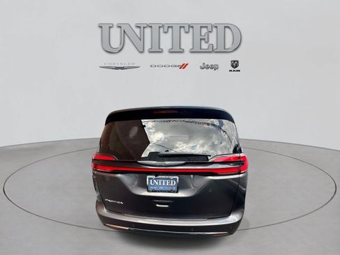 Certified 2021 Chrysler Pacifica Touring-L FWD image 3