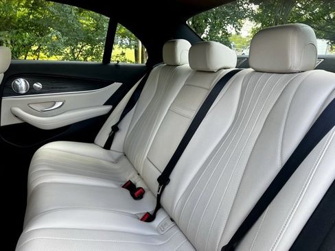 Used 2020 Mercedes-Benz E 350 4MATIC Sedan image 20