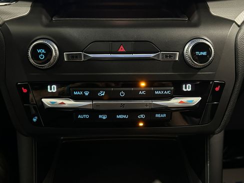 Used 2020 Ford Explorer XLT w/ Equipment Group 202A AWD/4WD image 8