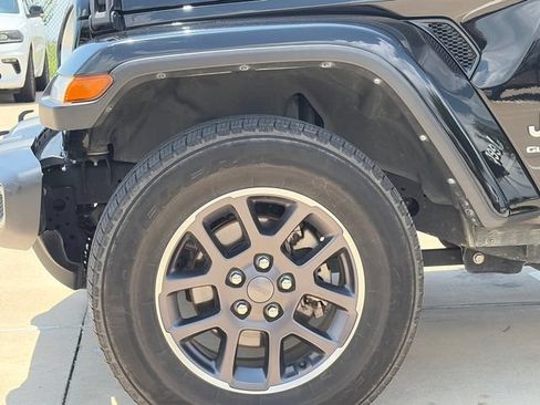 Used 2023 Jeep Gladiator Overland AWD/4WD image 5