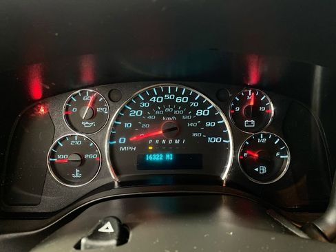 Used 2024 Chevrolet Express 2500 w/ Driver Convenience Package RWD image 15