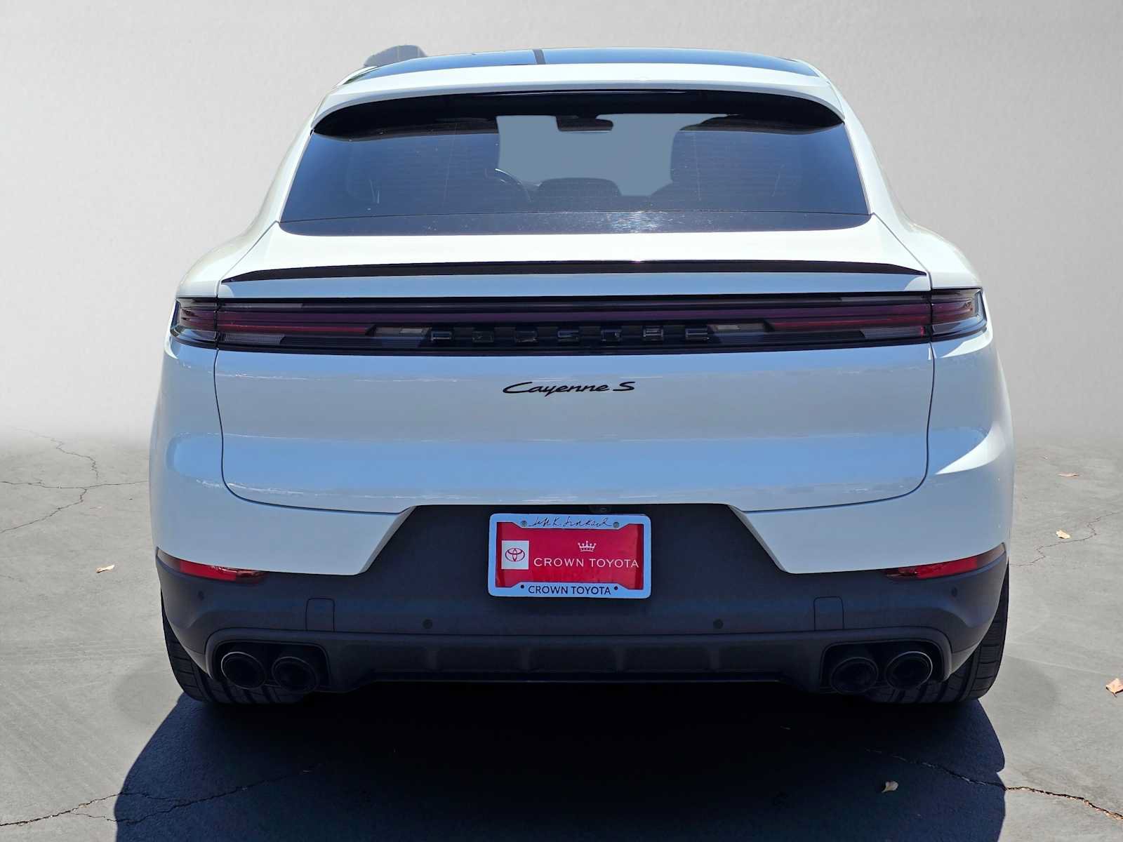 Used 2024 Porsche Cayenne S AWD/4WD image 4