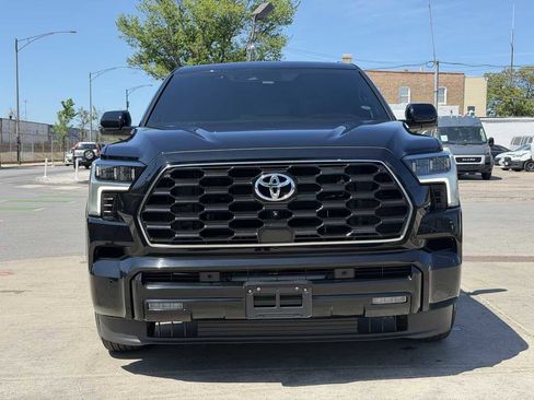 Used 2023 Toyota Sequoia Platinum AWD/4WD image 2