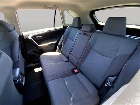 Used 2025 Toyota RAV4 XLE FWD image 20
