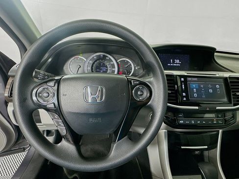 Used 2017 Honda Accord EX image 11