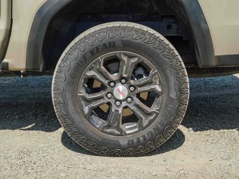 Used 2024 GMC Canyon Elevation w/ Convenience Package RWD image 17