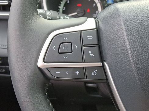 Certified 2026 Toyota Highlander XLE AWD/4WD image 19