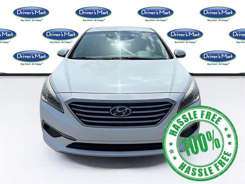 Used 2016 Hyundai Sonata SE FWD image 2