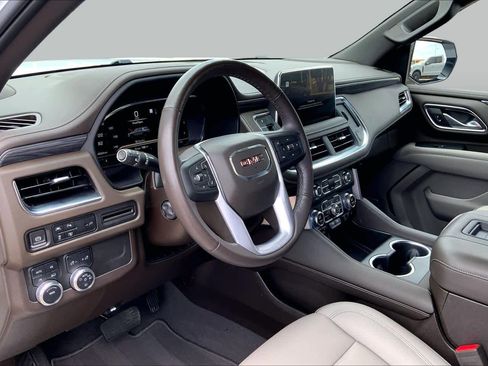Used 2022 GMC Yukon SLT w/ SLT Premium Package AWD/4WD image 18