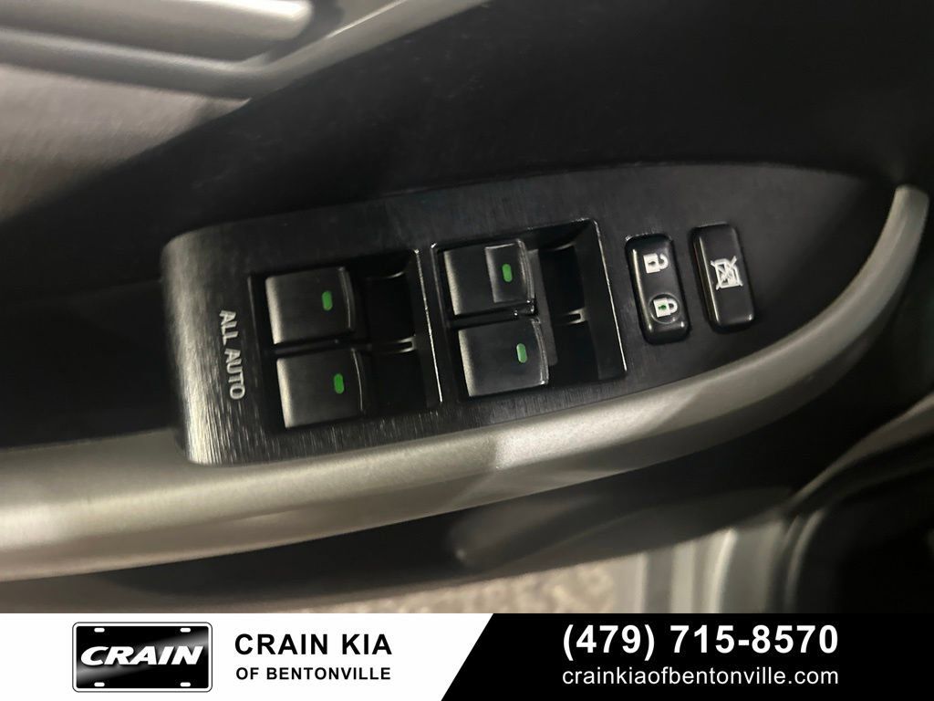 Used 2015 Toyota Prius Three FWD image 11