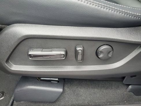 Used 2025 Honda Pilot Touring image 40