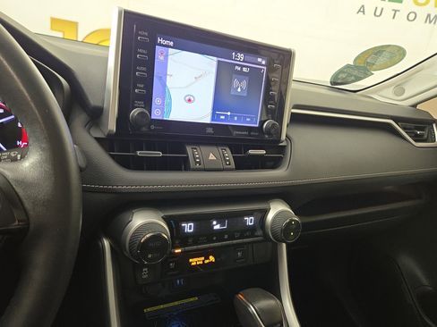 Used 2019 Toyota RAV4 Limited image 23