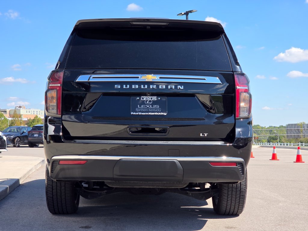 Used 2022 Chevrolet Suburban LT w/ Luxury Package AWD/4WD image 25