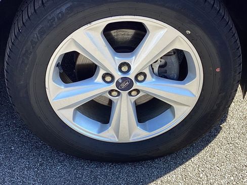 Used 2015 Ford Edge SE FWD image 22