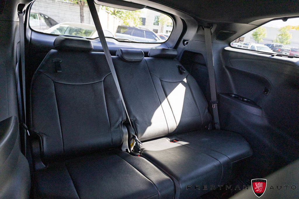 Used 2025 Toyota Sienna Platinum AWD/4WD image 14