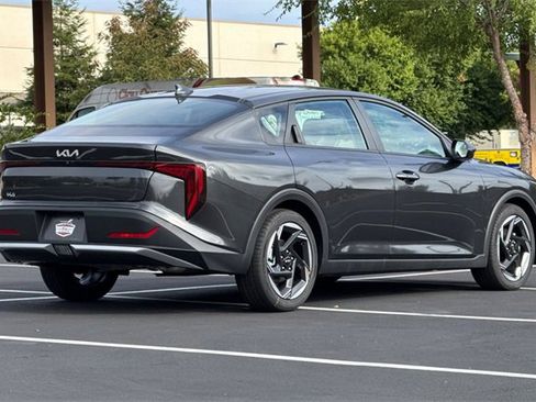 New 2025 Kia K4 EX image 5