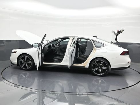 Used 2023 Honda Accord Sport image 35