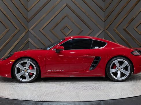 Used 2019 Porsche 718 Cayman S image 3