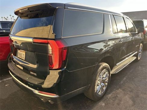 Used 2025 GMC Yukon XL Denali image 4