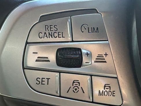 Used 2021 BMW 740i w/ M Sport Package image 15