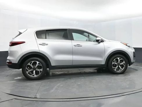 Used 2020 Kia Sportage LX w/ LX Popular Package image 4