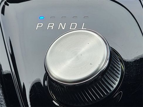 Certified 2023 Chrysler Pacifica Touring-L w/ S Appearance Package image 31