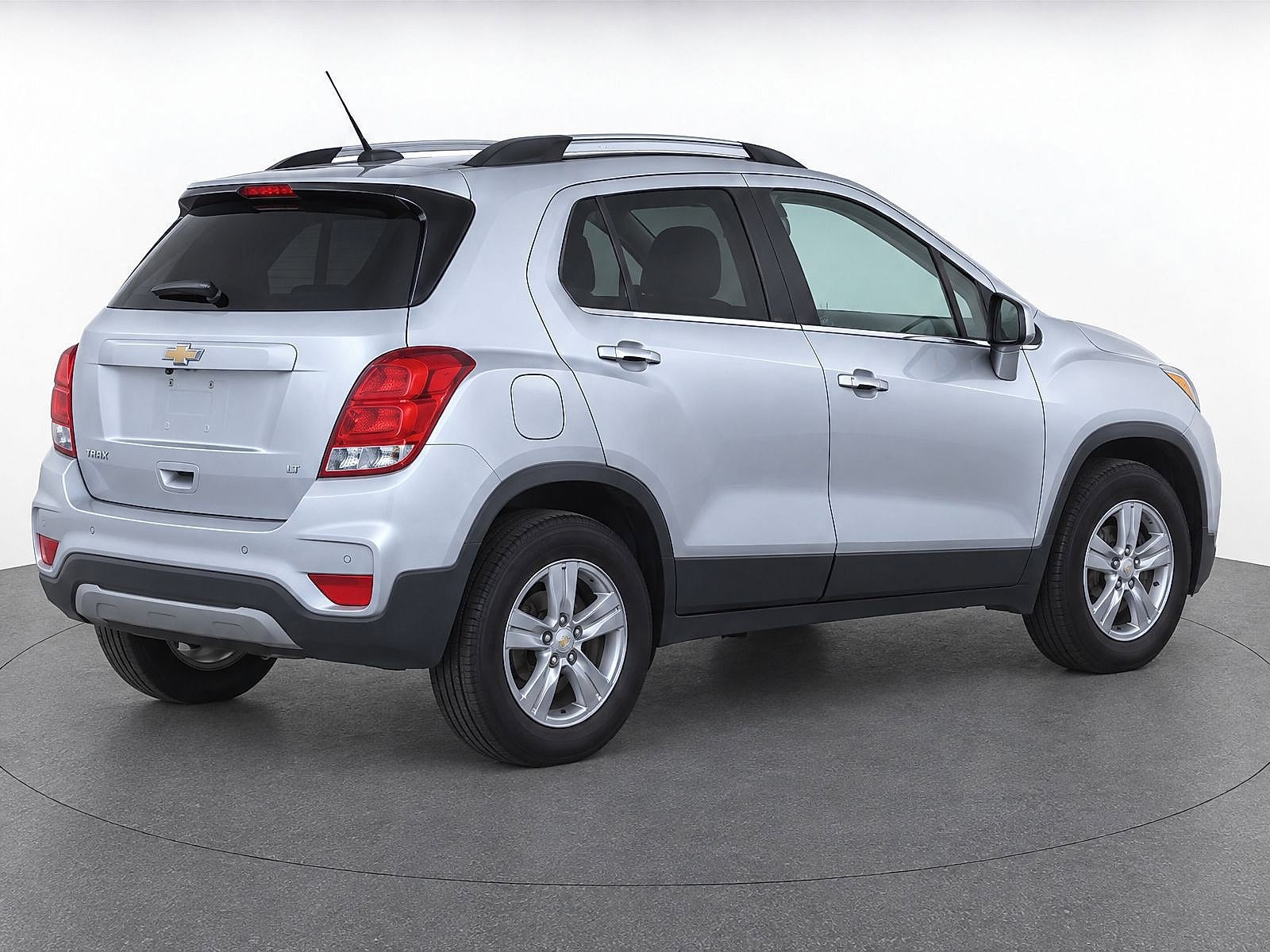 Used 2020 Chevrolet Trax LT w/ Driver Confidence Package FWD image 4