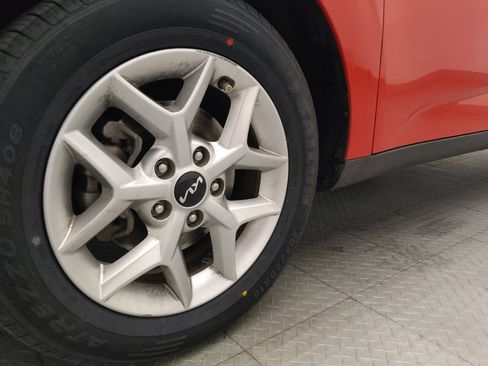 Used 2023 Kia Soul LX w/ Option Group 015 FWD image 31