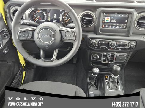 Used 2023 Jeep Gladiator Sport AWD/4WD image 20