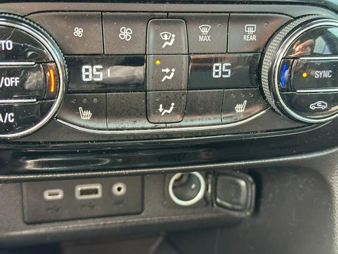 Used 2022 Buick Encore GX Select w/ Sport Touring Package image 21