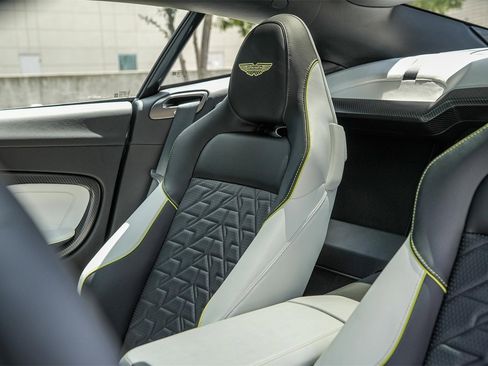 New 2025 Aston Martin Vanquish Coupe image 5