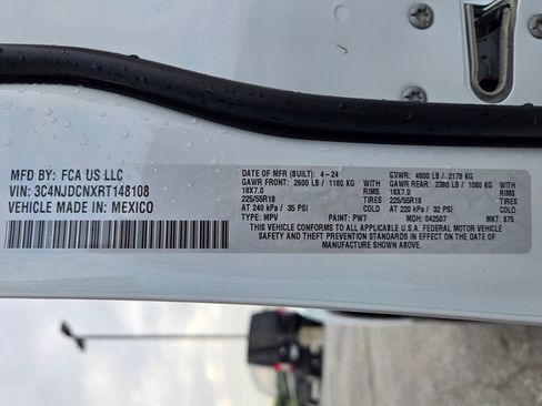 Used 2024 Jeep Compass Limited image 31