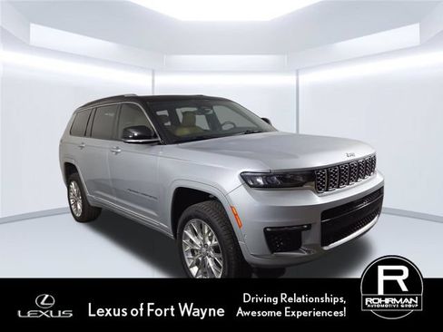 Used 2021 Jeep Grand Cherokee L Summit w/ Luxury Tech Group V AWD/4WD image 5