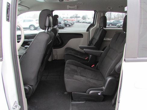 Used 2017 Dodge Grand Caravan SE w/ Power Window Group image 5