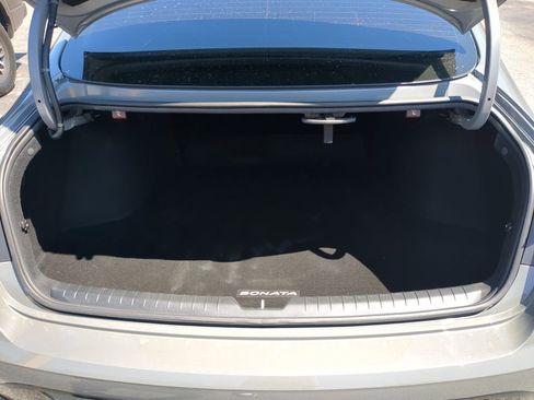 Used 2023 Hyundai Sonata SEL w/ Convenience Package FWD image 9