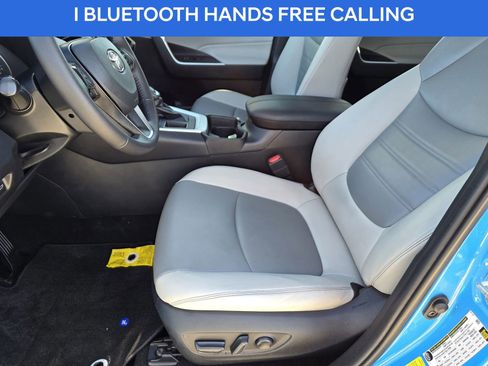 Used 2021 Toyota RAV4 XLE Premium image 13