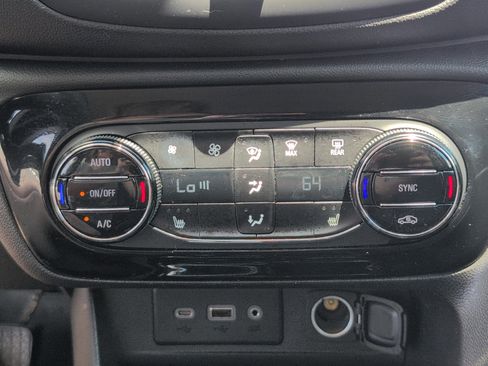 Used 2023 Buick Encore GX Select w/ Sport Touring Package FWD image 20