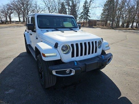Used 2023 Jeep Wrangler Sahara w/ Cold Weather Group image 8