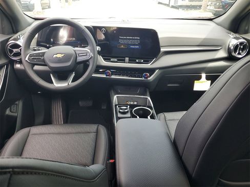 New 2026 Chevrolet Equinox LT w/ Convenience Package II image 13