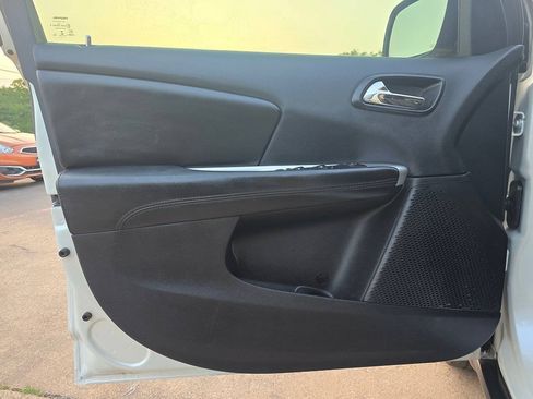 Used 2016 Dodge Journey SXT FWD image 14