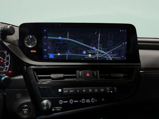 Used 2025 Lexus ES 300h w/ Accessory Package (Z2) FWD image 13