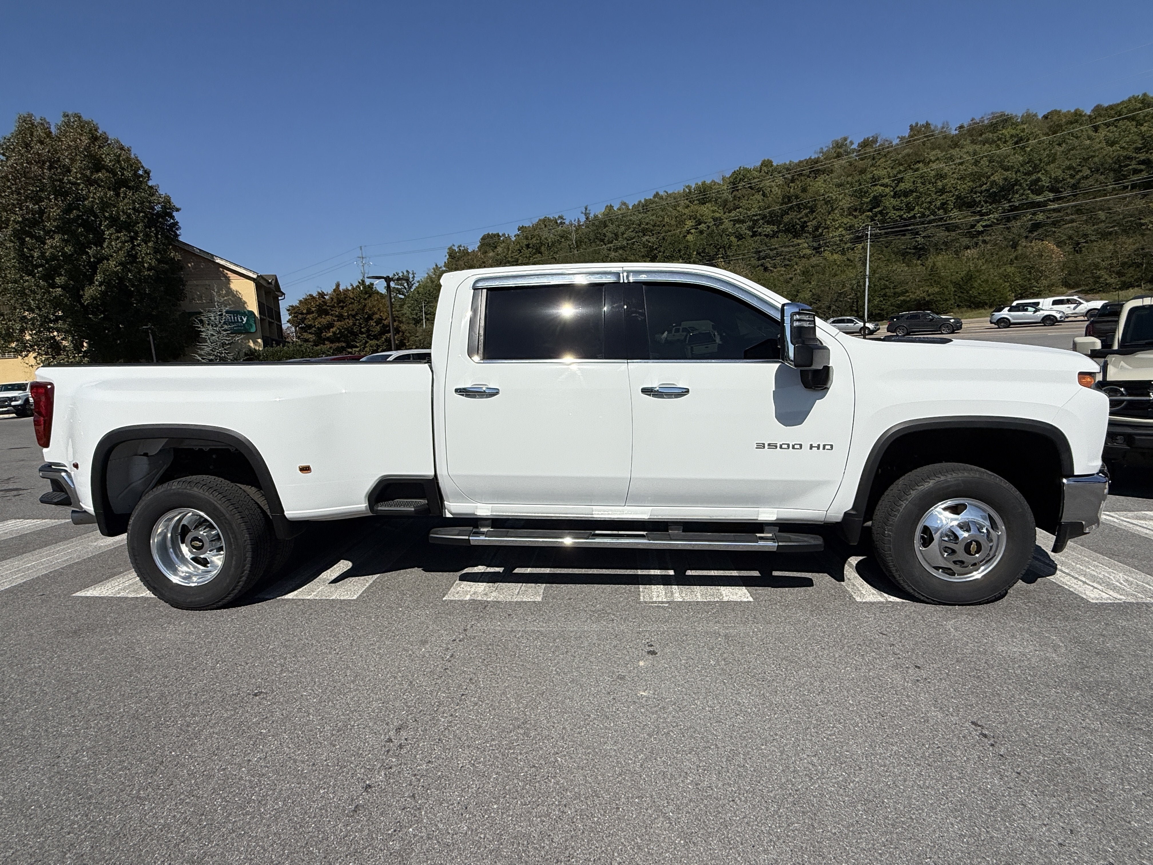 Used 2022 Chevrolet Silverado 3500 LTZ w/ LTZ Convenience Package AWD/4WD image 4
