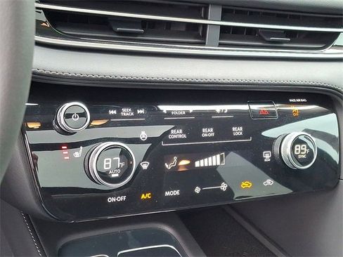 Used 2025 INFINITI QX60 Pure image 16