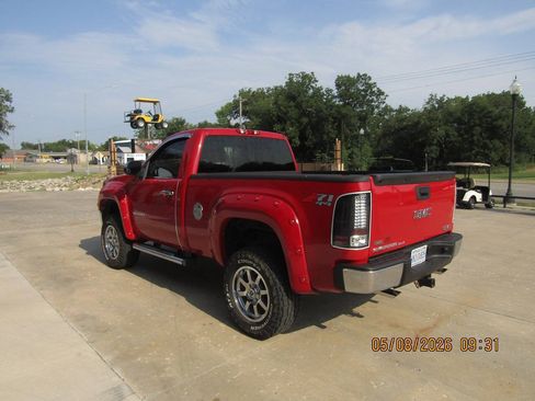 Used 2011 GMC Sierra 1500 SLE w/ Chrome Essentials Package AWD/4WD image 5
