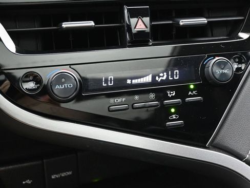 Used 2023 Toyota Camry XSE FWD image 18
